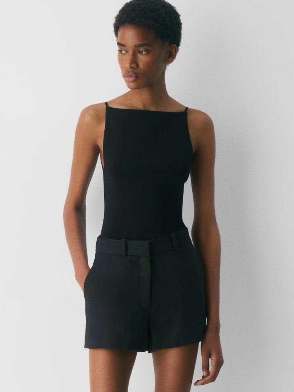 Aritzia Babaton|Premium Japanese Fabric Crepe Drapey Mini Shorts Black Size 00 - Picture 1 of 13
